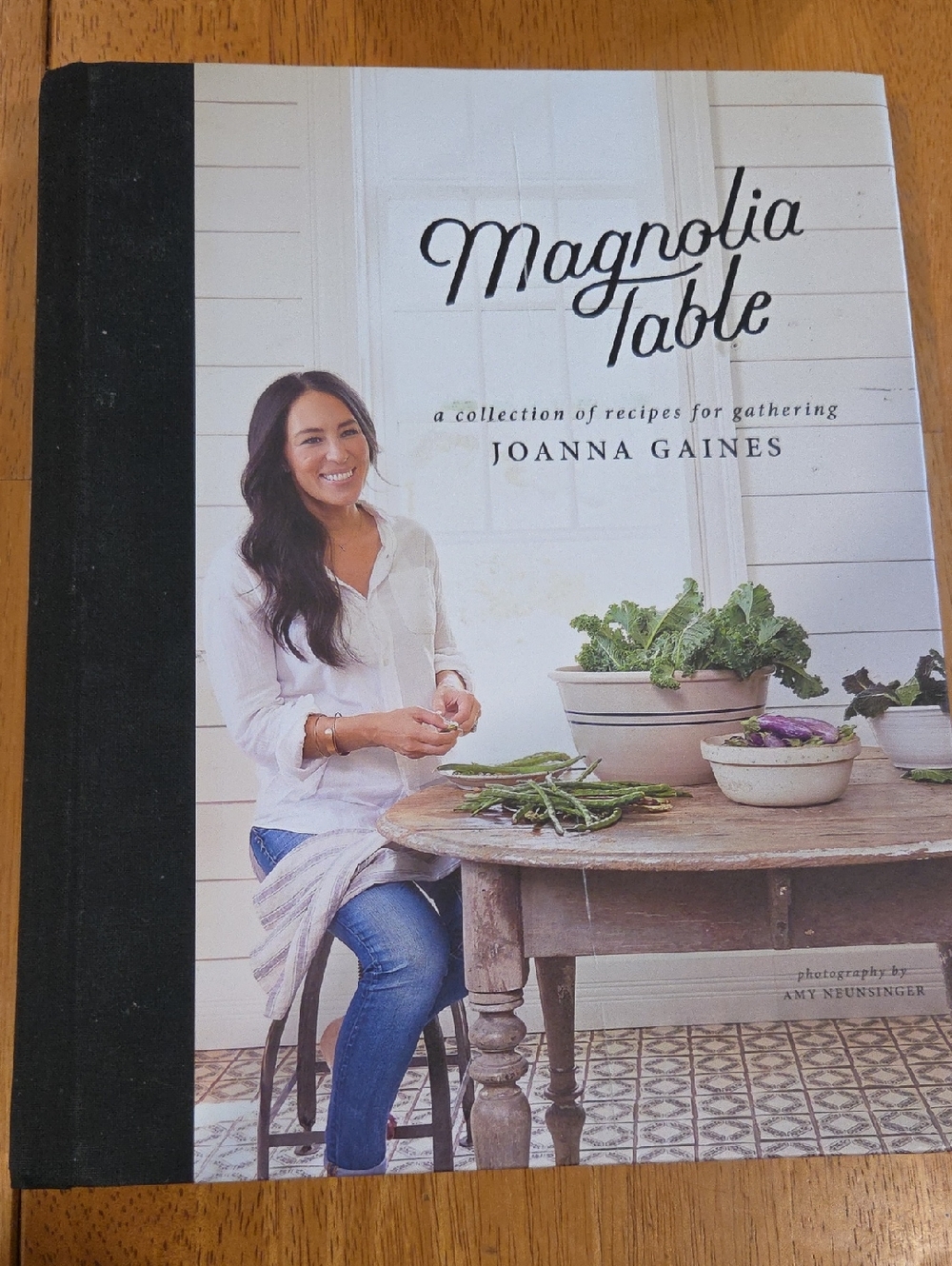 Magnolia Table by Joanna Gaines Cookbook